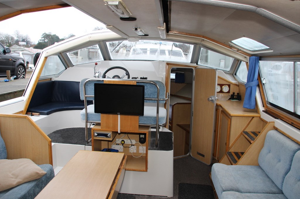 Shared Broads Cruiser Lightning Picture 11