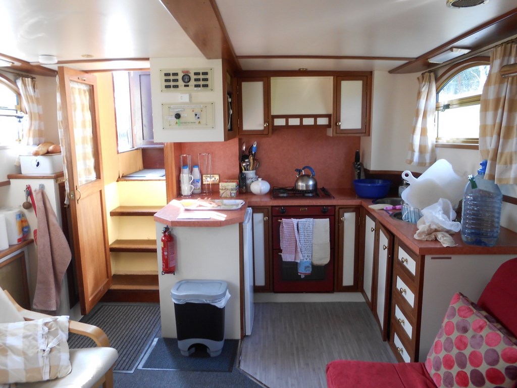 Shared Barge Dorney Picture 6