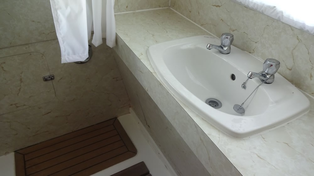 Shared Broads Cruiser Gooseander Picture 16