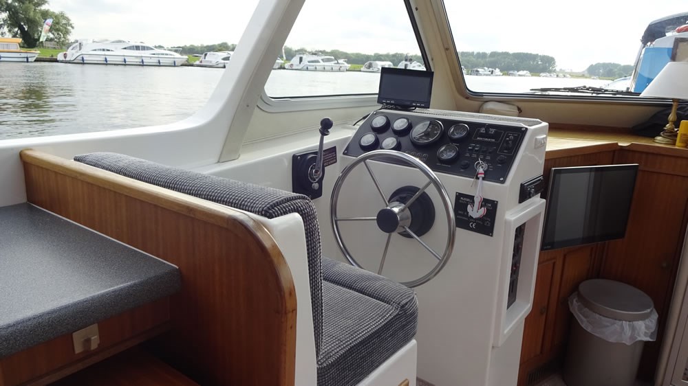 Shared Broads Cruiser Gooseander Picture 4