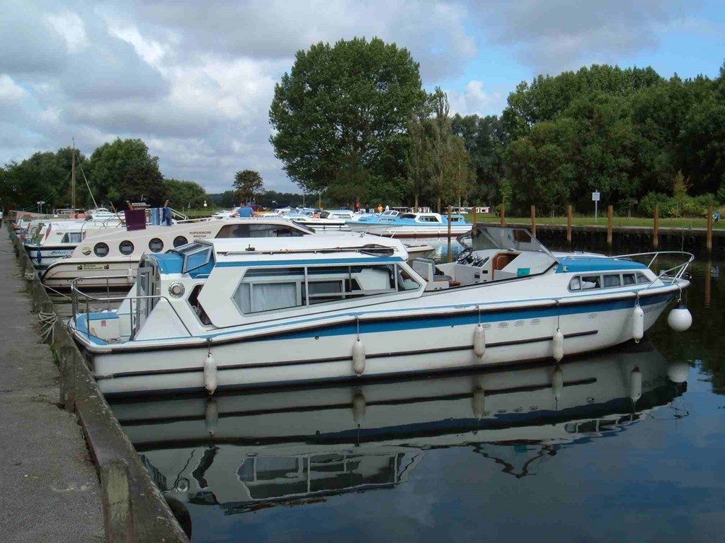 Shared Broads Cruiser Moonlight Shadow Picture 2