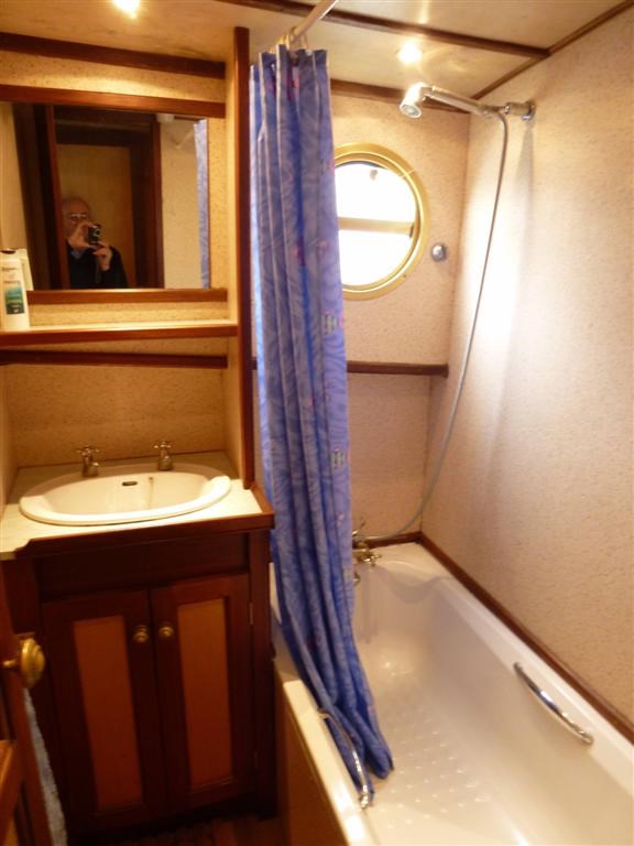 Shared Barge Decize Picture 8