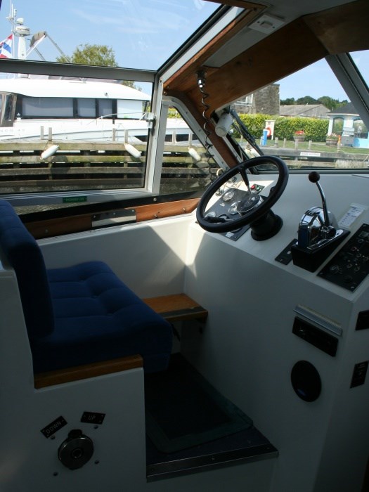 Shared Broads Cruiser Moonlight Shadow Picture 7