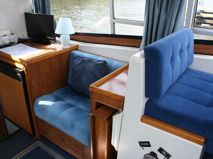 Shared Broads Cruiser Moonlight Shadow Picture 8