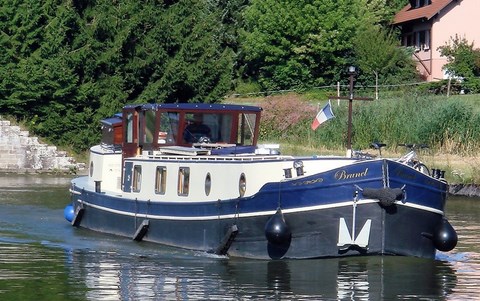 Shared barge Brunel