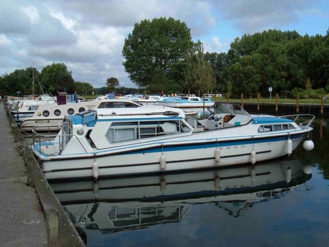 Shared Broads Cruiser Moonlight Shadow Picture 2